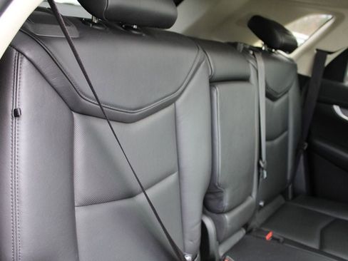 Used 2018 Cadillac XT5 Luxury w/ Driver Awareness Package image 29