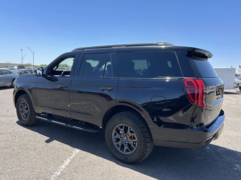 Used 2025 Ford Expedition Tremor AWD/4WD image 3