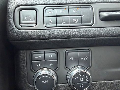 Used 2023 GMC Yukon Denali image 22