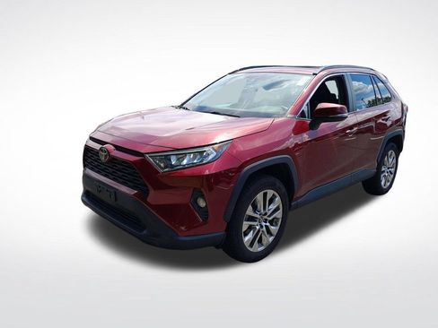 Used 2019 Toyota RAV4 XLE Premium w/ Cold Weather Package AWD/4WD image 3