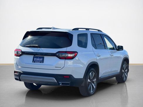 Used 2025 Honda Pilot Touring image 7