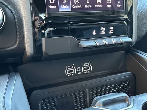 New 2026 RAM 1500 4x4 Crew Cab image 19