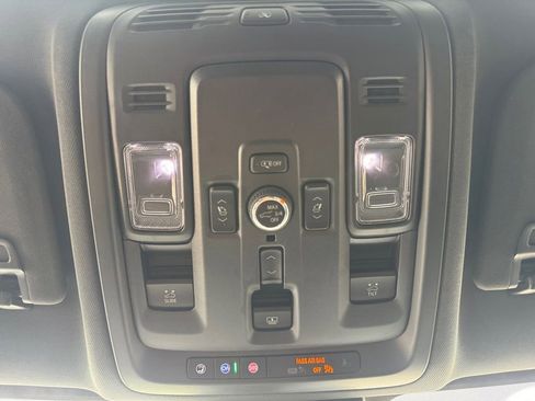 Used 2025 GMC Yukon XL AT4 w/ AT4 Premium Plus Package AWD/4WD image 28