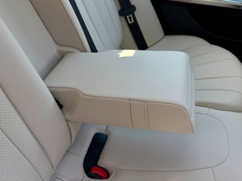 Used 2025 Mercedes-Benz E 350 Sedan image 16