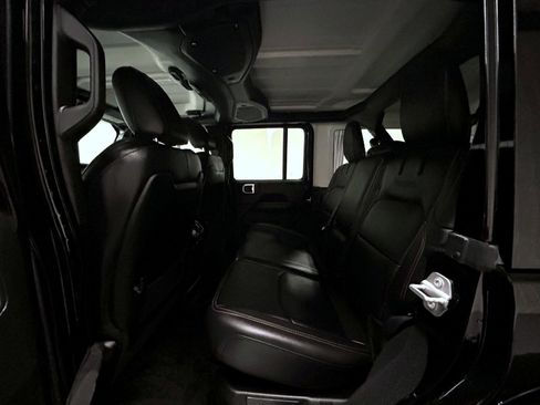 Used 2024 Jeep Wrangler Unlimited Sahara w/ Technology Group image 19