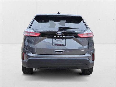 New 2024 Ford Edge SE image 8