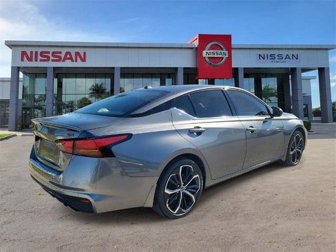 Certified 2023 Nissan Altima 2.5 SR image 5