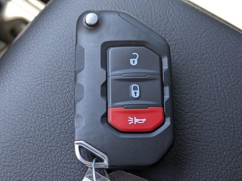 New 2025 Jeep Gladiator Sport image 25