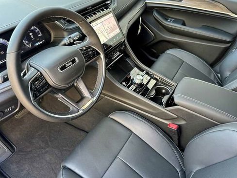 New 2025 Jeep Grand Cherokee Overland image 7