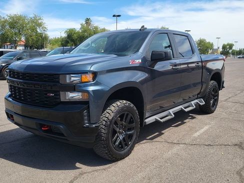 Used 2021 Chevrolet Silverado 1500 Custom Trail Boss w/ LPO, Dark Essentials Package AWD/4WD image 4