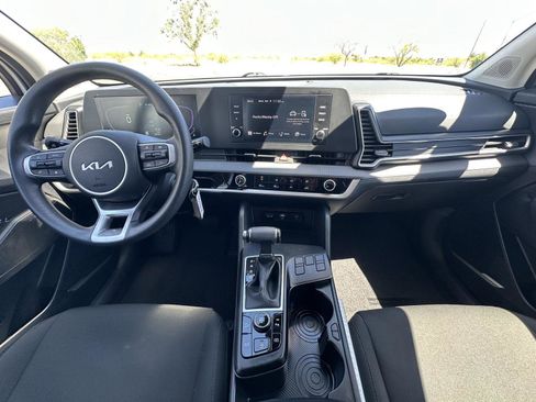 Used 2025 Kia Sportage LX image 25