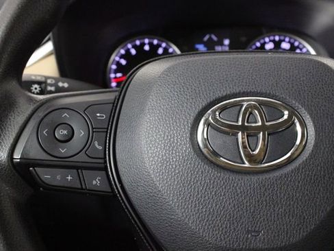 Used 2020 Toyota RAV4 LE image 22