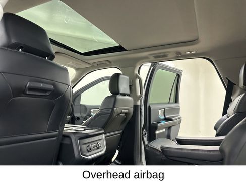Used 2025 Ford Expedition Platinum AWD/4WD image 30