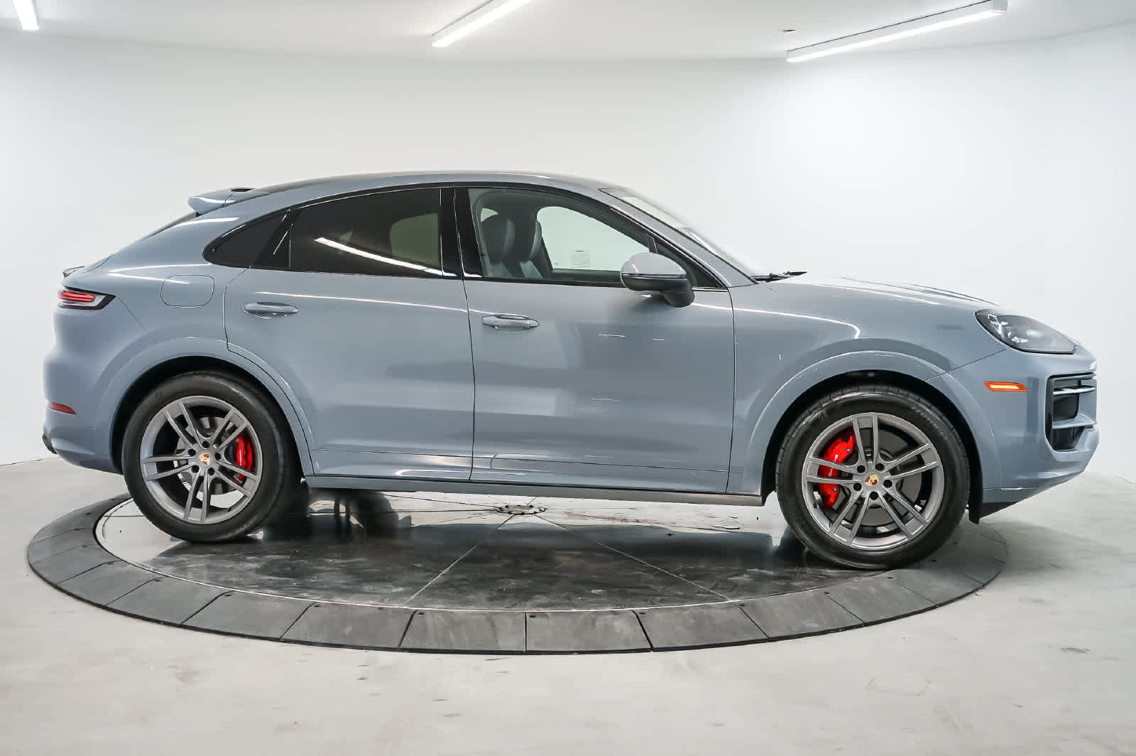 Certified 2024 Porsche Cayenne S AWD/4WD image 8