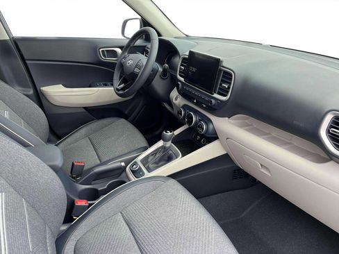 New 2025 Hyundai Venue Limited image 15