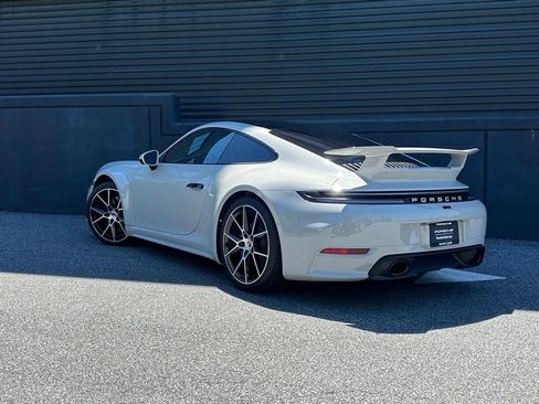 Certified 2025 Porsche 911 Carrera RWD image 3