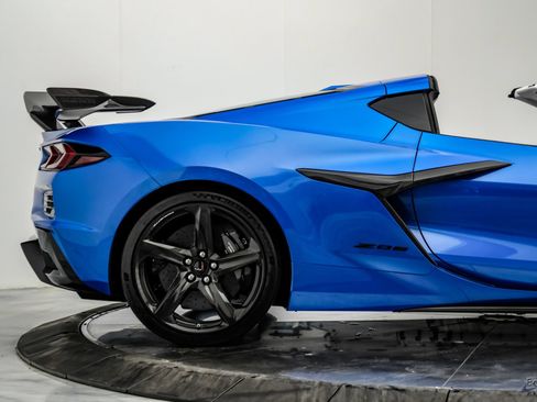 Used 2024 Chevrolet Corvette Z06 w/ Z07 Performance Package RWD image 31