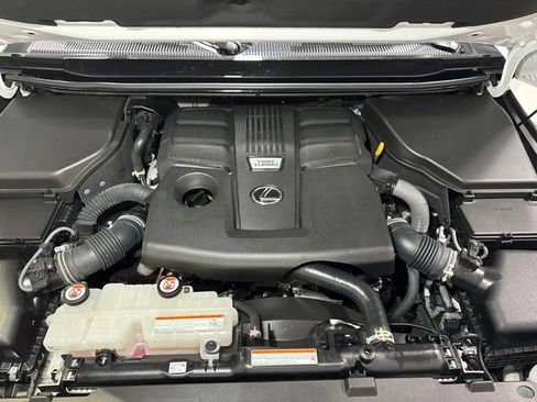 Used 2025 Lexus GX 550 w/ Accessory Package (Z1) AWD/4WD image 11