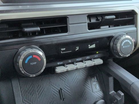 Certified 2025 Toyota Tacoma SR5 AWD/4WD image 14