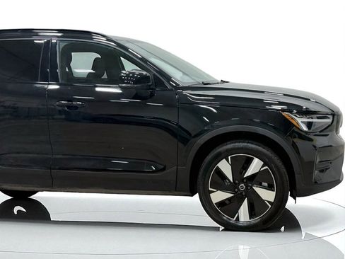Used 2024 Volvo XC40 Recharge Core w/ Protection Package Premier image 13