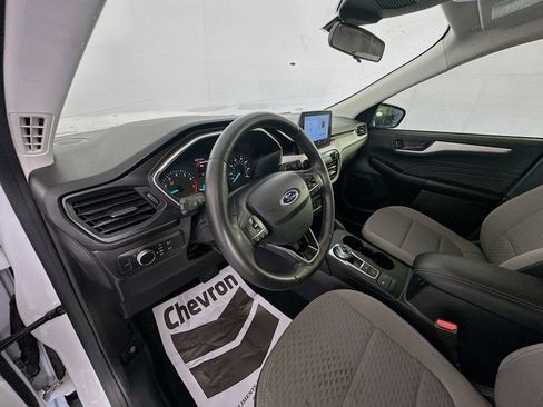 Used 2022 Ford Escape SE w/ Convenience Package FWD image 9