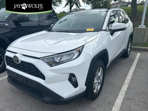 Used 2020 Toyota RAV4 XLE w/ XLE Grade Weather Package AWD/4WD image 1