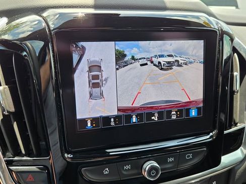 Used 2023 Chevrolet Traverse High Country FWD image 27
