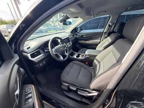 Used 2023 GMC Acadia SLE FWD image 2