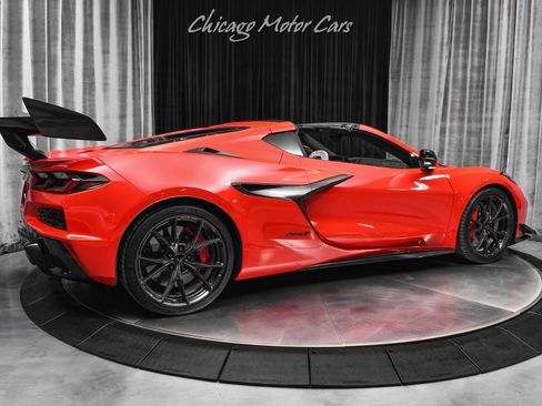 Used 2026 Chevrolet Corvette ZR1 w/ ZR1 Carbon Fiber Aero Package image 5