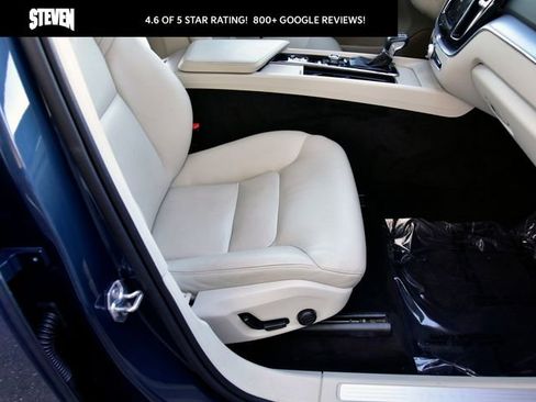 Used 2020 Volvo XC60 T5 Momentum image 12