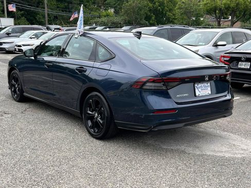 Used 2025 Honda Accord SE image 6