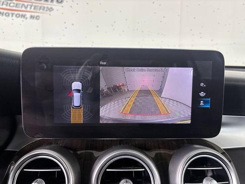 Used 2021 Mercedes-Benz GLC 300 4MATIC image 17