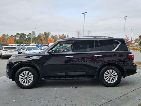 Used 2023 Nissan Armada SV image 4