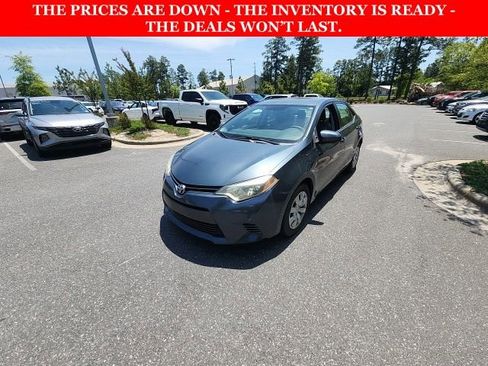 Used 2016 Toyota Corolla LE FWD image 4