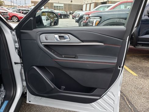 New 2026 Ford Explorer ST-Line w/ ST-Line Street Pack image 19