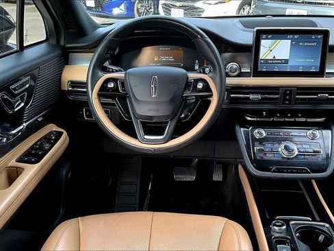 Used 2022 Lincoln Corsair Reserve image 5