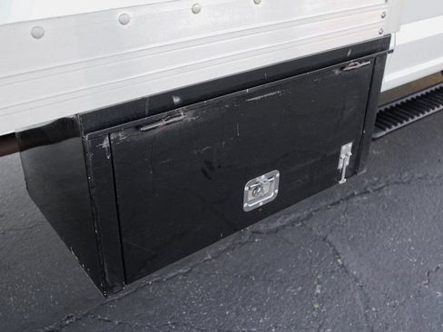 Used 2017 Ford F550 2WD Regular Cab Super Duty image 18