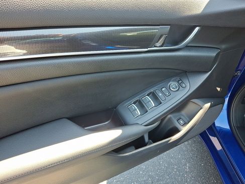 Used 2022 Honda Accord Sport image 12