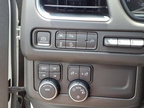 Used 2021 Chevrolet Tahoe Premier AWD/4WD image 30