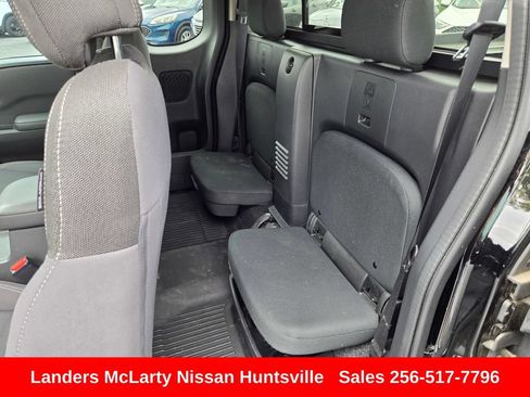 Used 2024 Nissan Frontier SV w/ SV Convenience Package RWD image 14