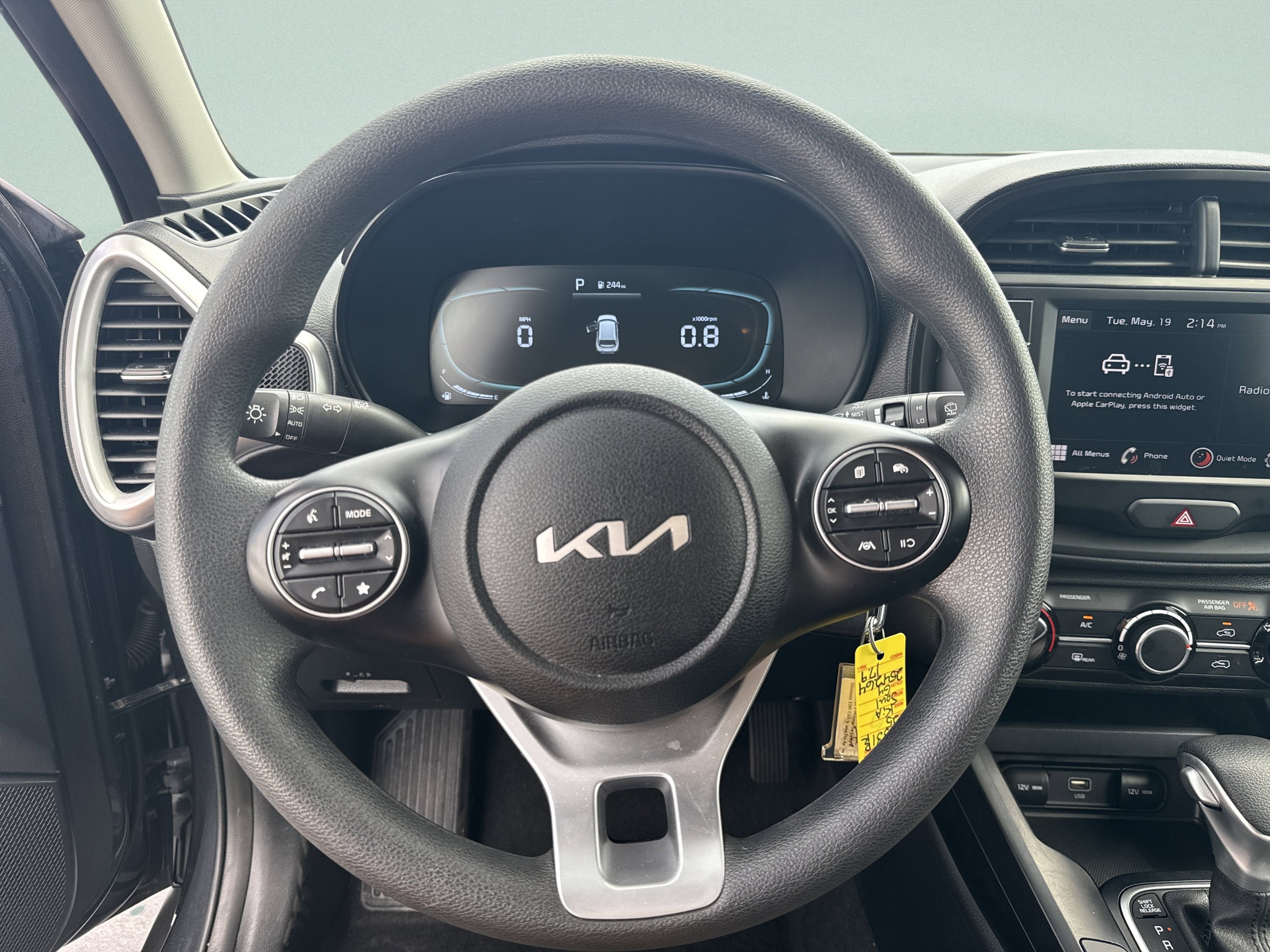 Used 2025 Kia Soul LX w/ LX Technology Package FWD image 9