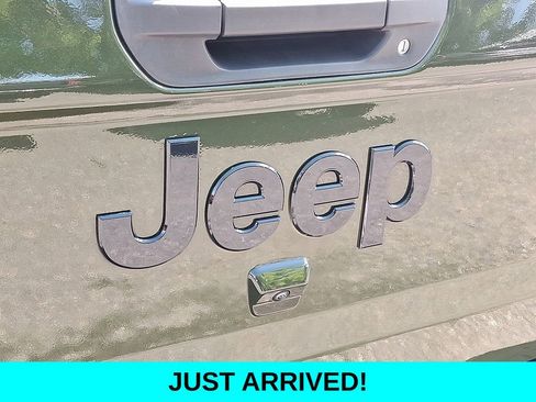 Used 2022 Jeep Gladiator Sport AWD/4WD image 28