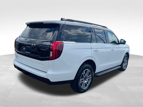 Used 2025 Ford Expedition Active AWD/4WD image 5