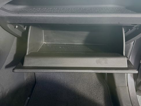 Used 2024 Toyota RAV4 LE AWD/4WD image 31