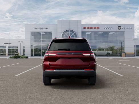New 2026 Jeep Grand Cherokee Altitude AWD/4WD image 8