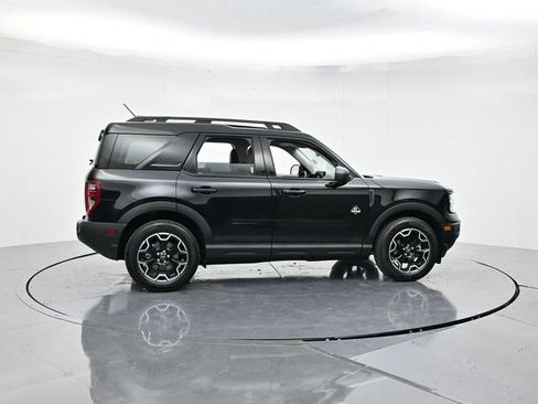 Used 2025 Ford Bronco Sport Outer Banks w/ Outer Banks Tech Package+ AWD/4WD image 2