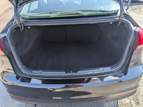 Used 2018 Kia Forte LX image 28