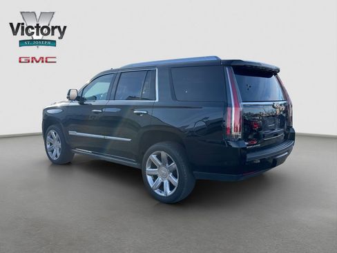 Used 2020 Cadillac Escalade Premium Luxury AWD/4WD image 13