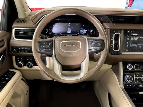 Certified 2023 GMC Yukon XL Denali image 5