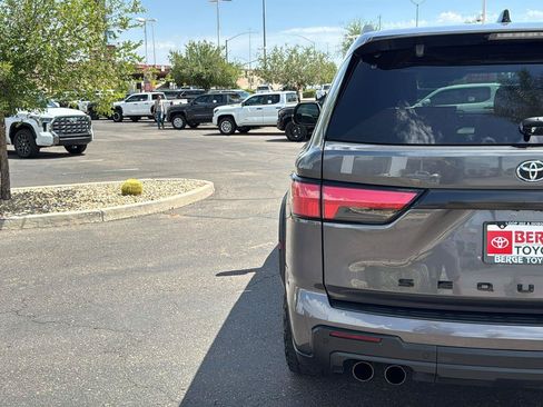 Used 2023 Toyota Sequoia TRD Pro AWD/4WD image 8